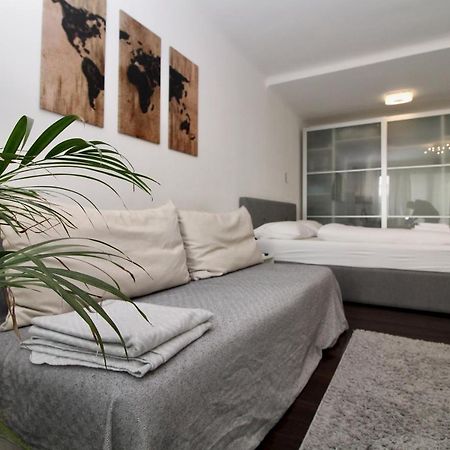 Balcony Apartment - Next To Opera Vienna Exterior photo